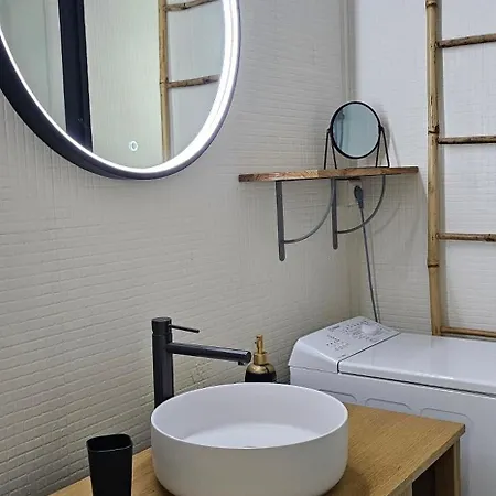 Evasion Ensoleillee A St Jean De Luz Coquet Avec Balcon Апартаменты *