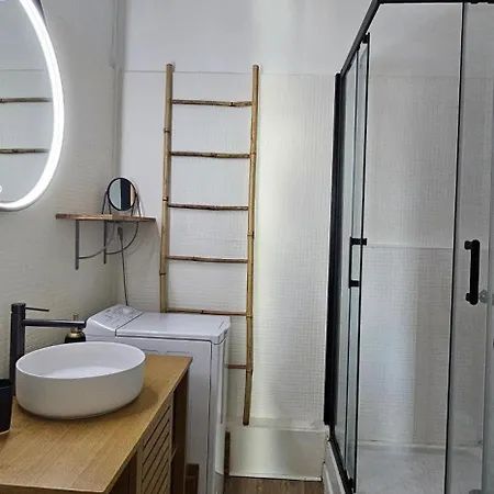 Evasion Ensoleillee A St Jean De Luz Coquet Avec Balcon * Сен-Жан-де-Люз